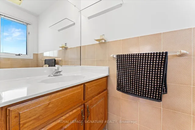 Additional image 28 of 89 Risebrough Ave