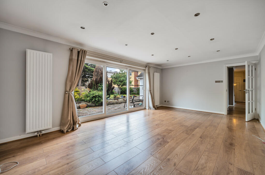 Additional image 4 of Woodbury Close, Croydon