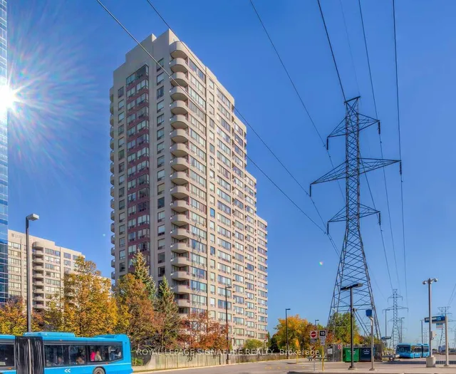 5765 Yonge St Unit PH102