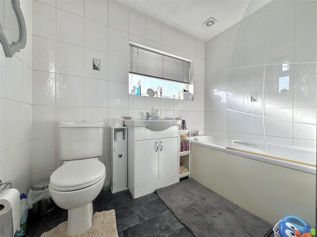 Additional image 21 of New Moor Crescent, Southminster