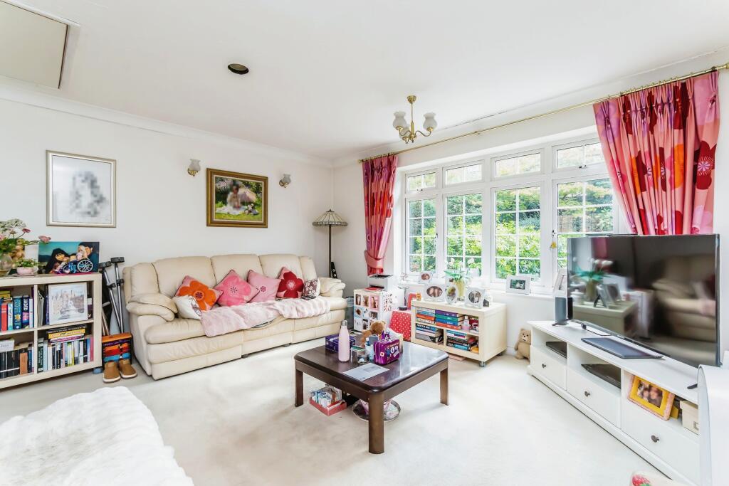 Additional image 11 of Crozier Drive, South Croydon, Surrey, CR2