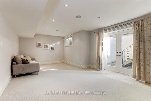 Additional image 34 of 34 Moccasin Tr