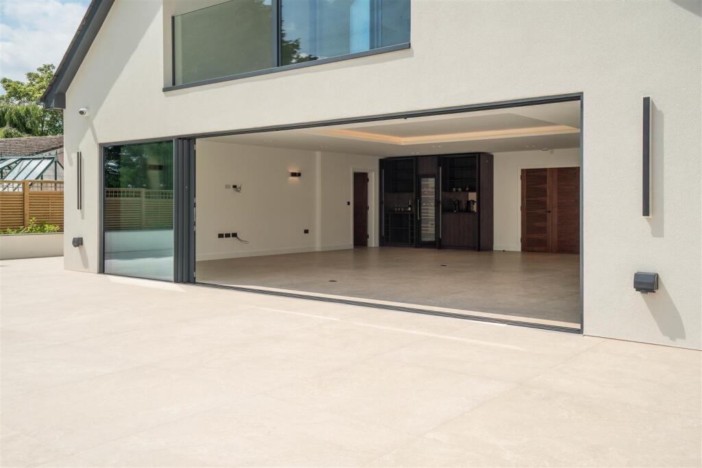 Additional image 31 of Broomhills Chase, Little Burstead, Billericay