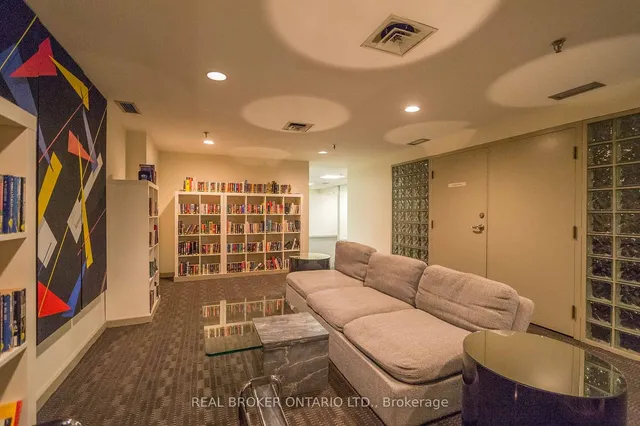 Additional image 35 of 725 King St Unit 213