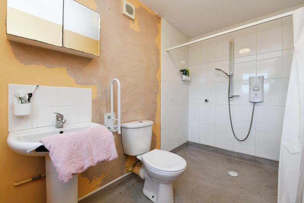 Additional image 16 of Queenswood Avenue, BRENTWOOD, Essex, CM13