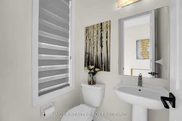 Additional image 14 of 17 Duxbury Rd