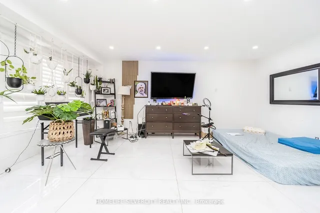 Additional image 17 of 6 Amboise Cres