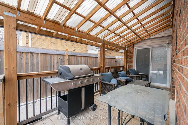 Additional image 33 of 4 Simmons Blvd