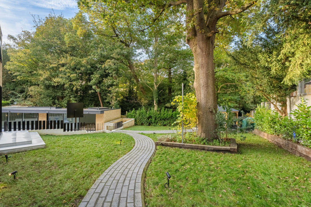 Additional image 27 of Pine Coombe, Shirley, CR0