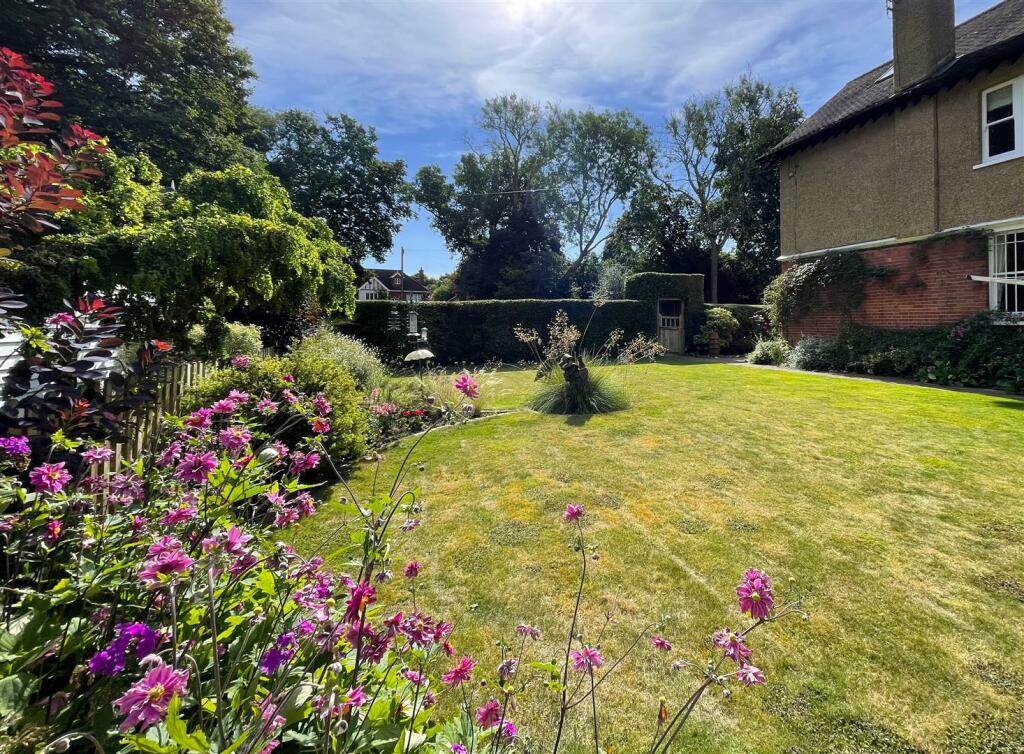 Additional image 4 of How Lane, Chipstead