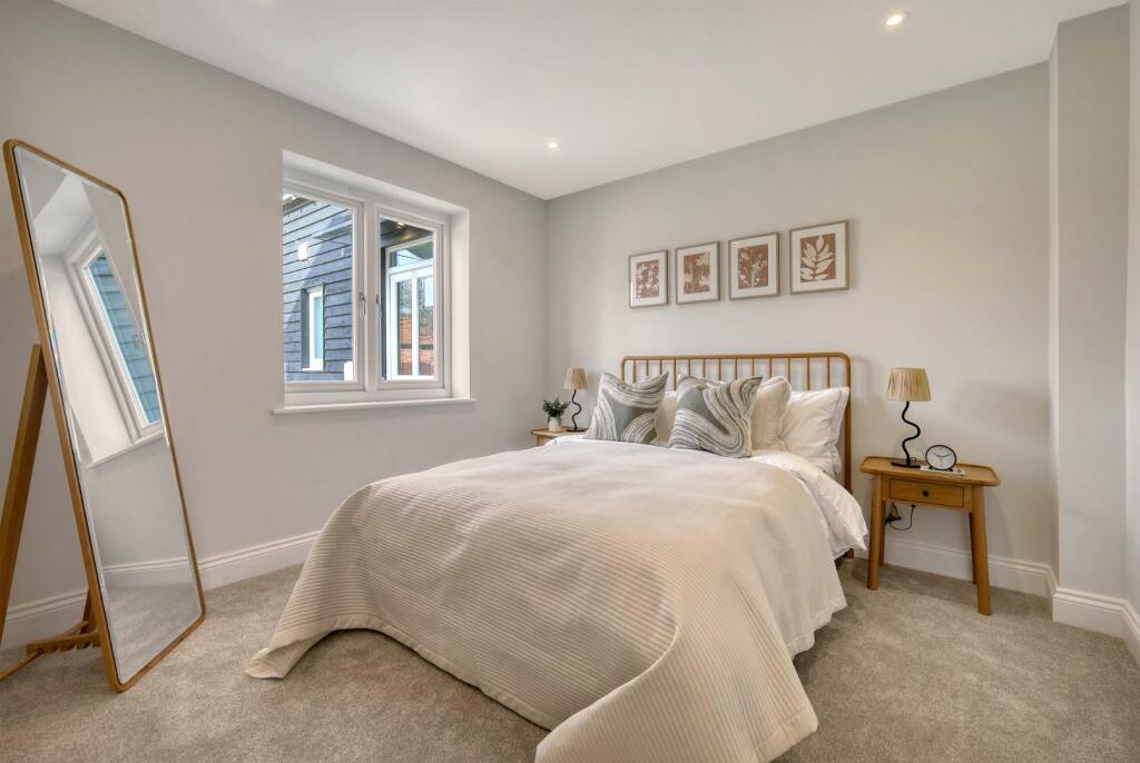 Additional image 8 of Brizes Park, Kelvedon Hatch