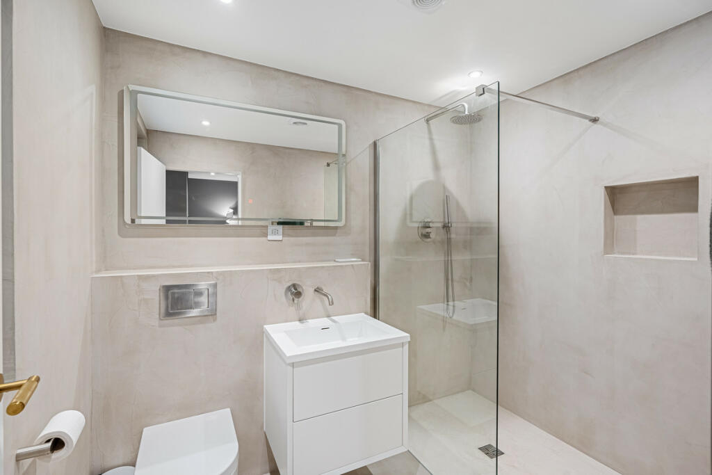 Additional image 15 of Pine Coombe, Shirley, CR0