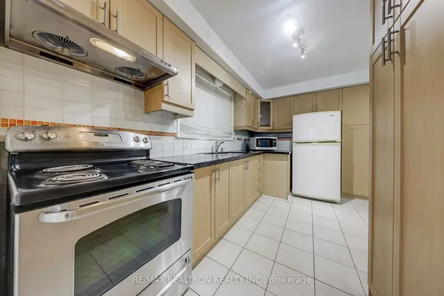 Additional image 13 of 365 Hollywood Ave