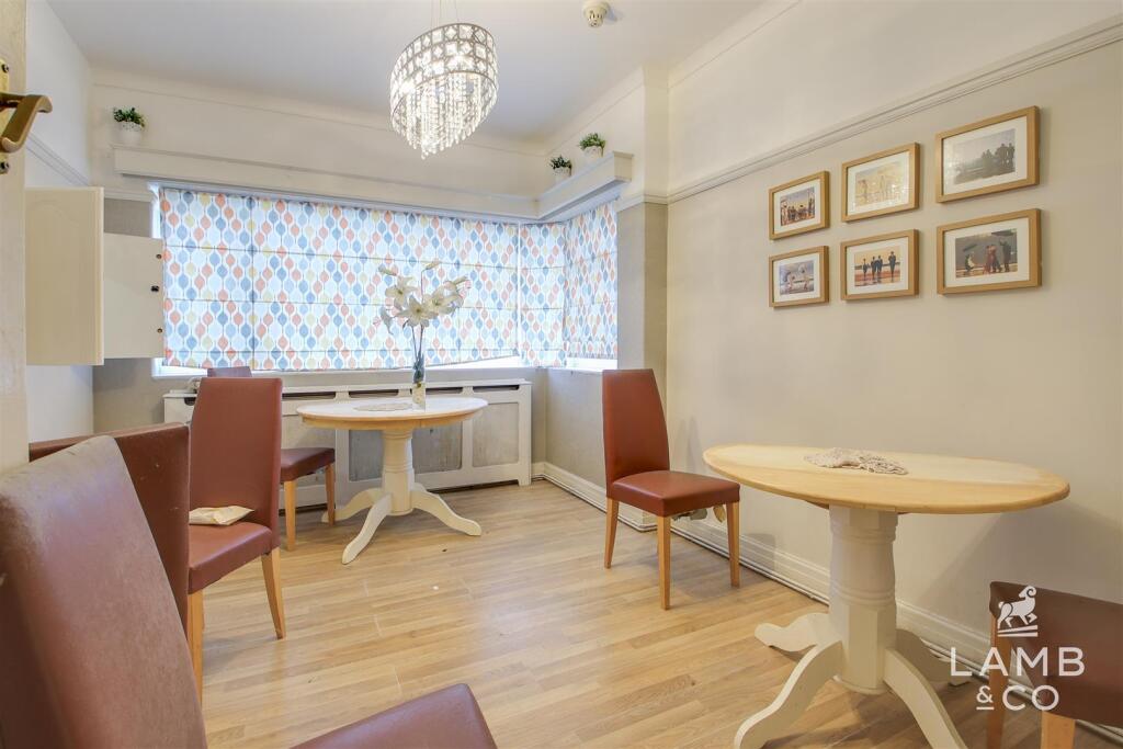 Additional image 6 of Cliff Parade, Walton On The Naze