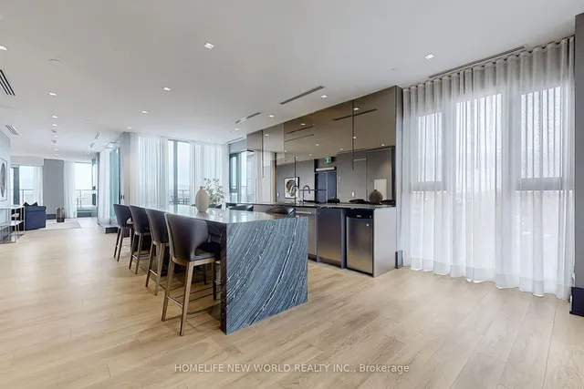 Additional image 23 of 250 Lawrence Ave Unit 518