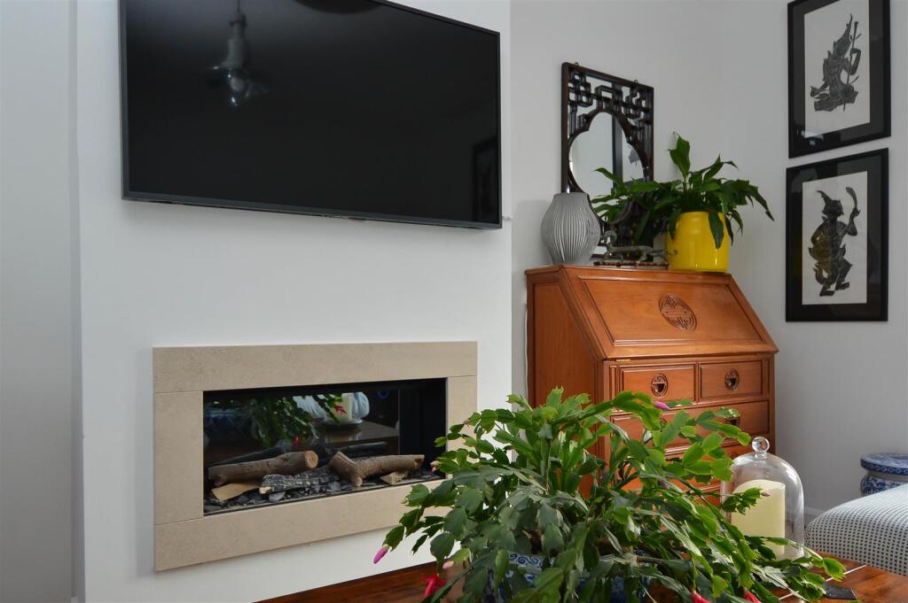 Additional image 6 of Costead Manor Road, Brentwood