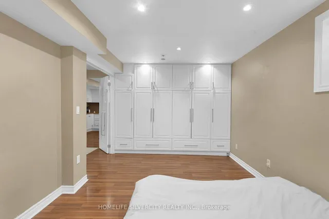 Additional image 28 of 85 Stoneylake Ave