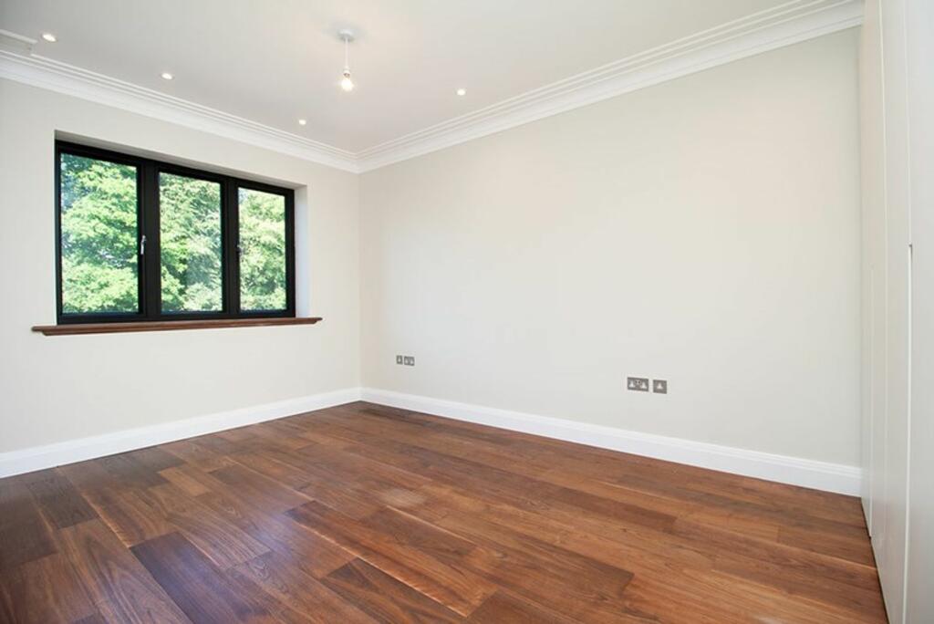 Additional image 8 of Station Road, Woldingham, CR3