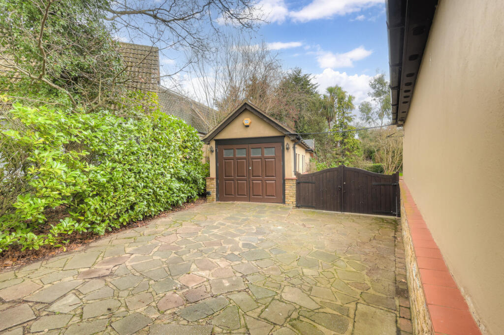 Additional image 38 of Rectory Road, Billericay, CM12