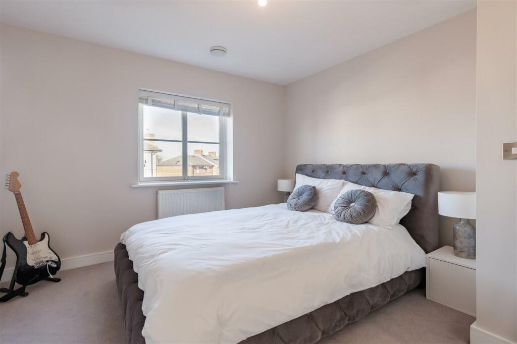 Additional image 40 of Buckingham Road, Epping