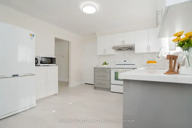 Additional image 12 of 327 Balmoral Dr