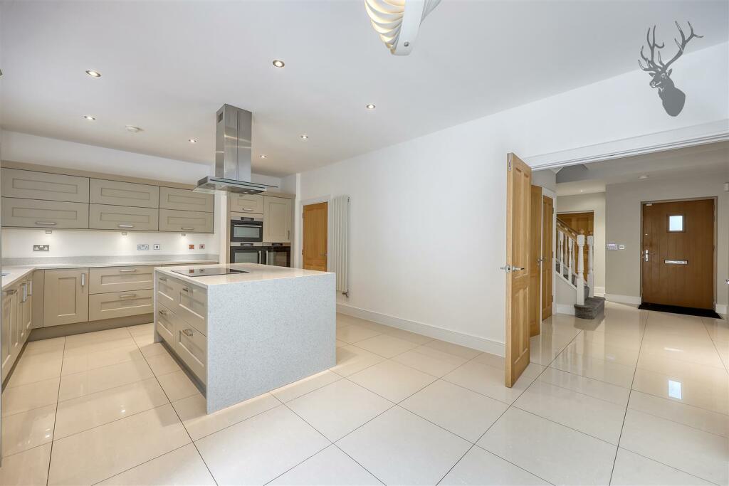Additional image 8 of Woodside Place, Great Warley, Brentwood