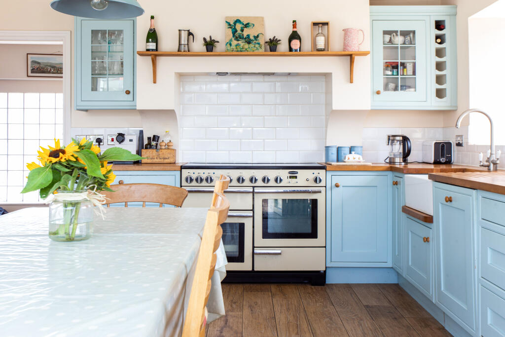 Additional image 12 of Pilgrims Lane, Caterham, CR3