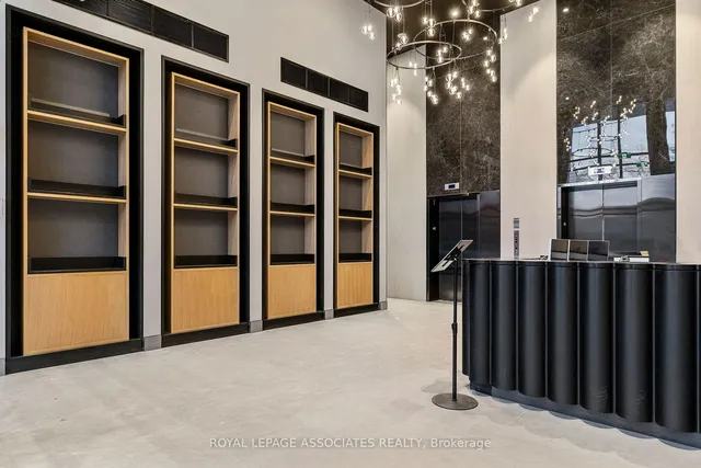 Additional image 4 of 195 McCaul St Unit 401