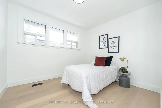 Additional image 20 of 65 Mooregate Ave