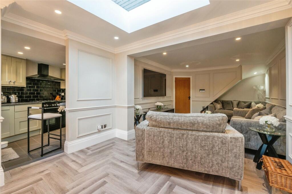 Additional image 16 of Thorndon Avenue, BRENTWOOD, Essex, CM13