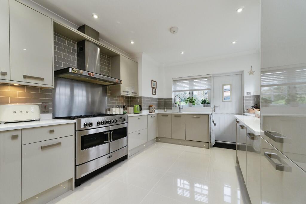 Primary image of Crewes Avenue, Warlingham, CR6