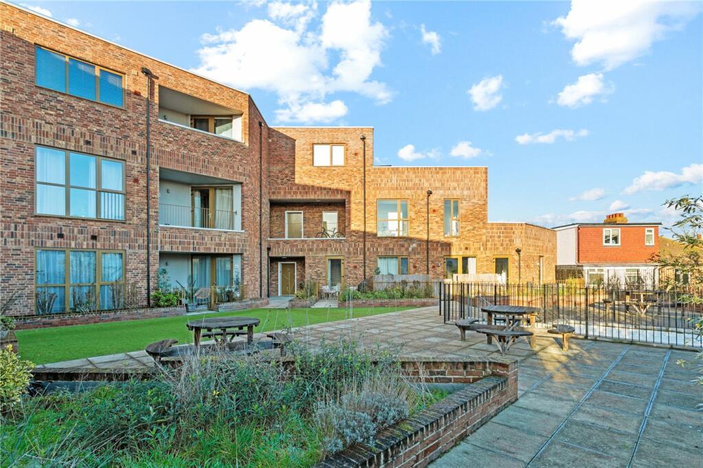 Additional image 3 of Ridge Road, Tooting, CR4