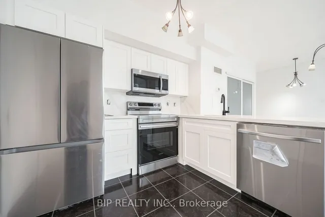 Additional image 22 of 600 Queens Quay Unit SPH16