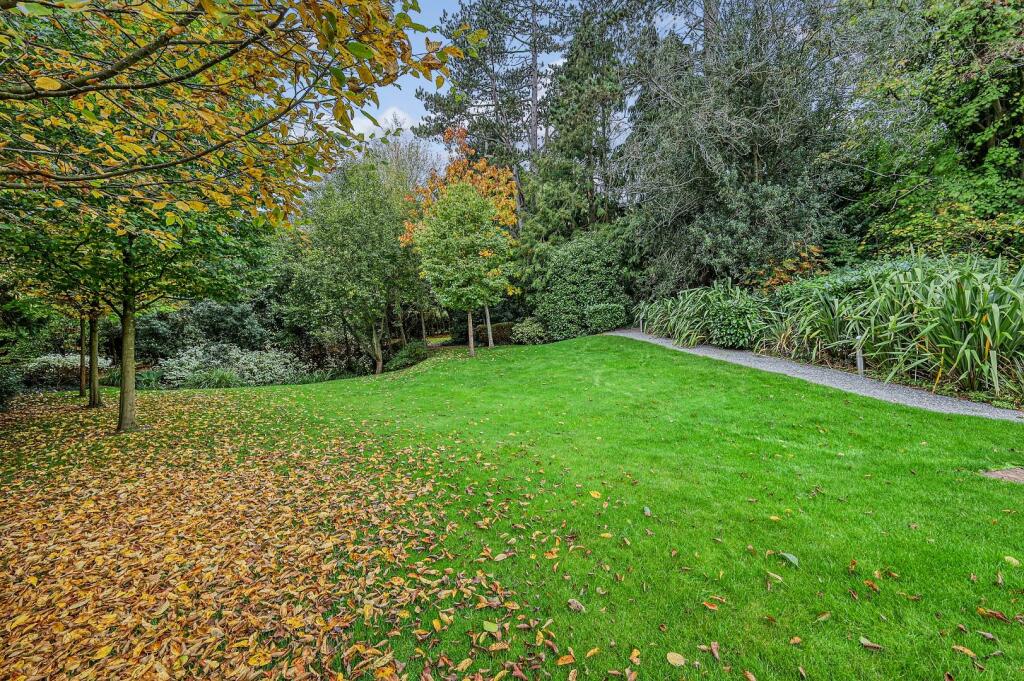 Additional image 28 of Piercing Hill, Theydon Bois,