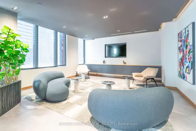 Additional image 23 of 108 Peter St Unit 1811