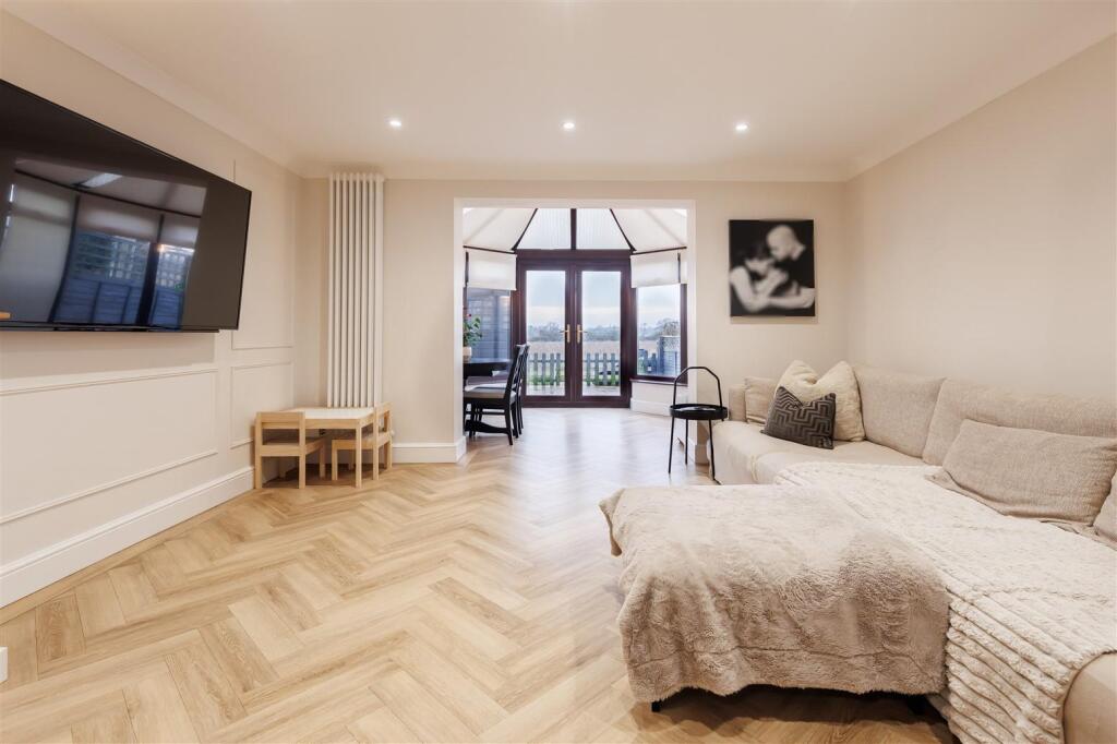 Additional image 30 of Green Close, Epping Green, Epping