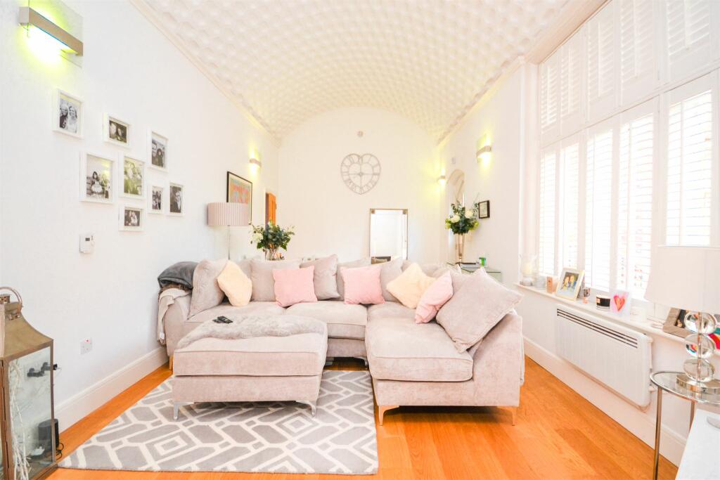 Additional image 4 of Tudor Court, The Galleries, Brentwood