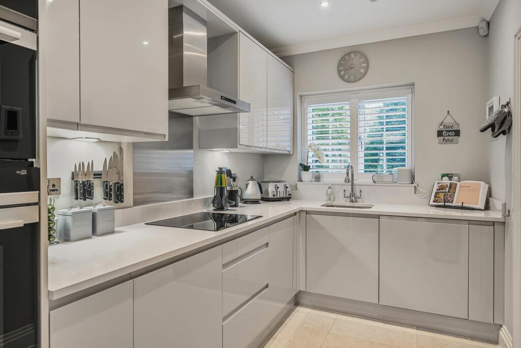 Additional image 5 of Alders Grove, Caterham, CR3