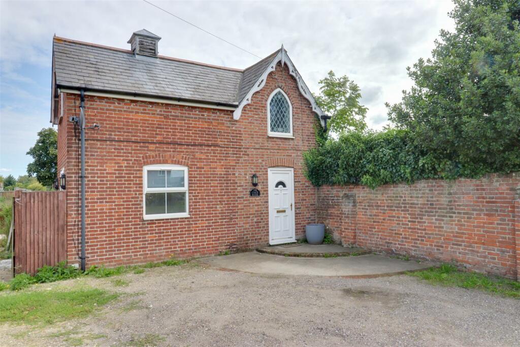 Additional image 19 of Colchester Road, Thorpe-Le-Soken, Clacton-On-Sea