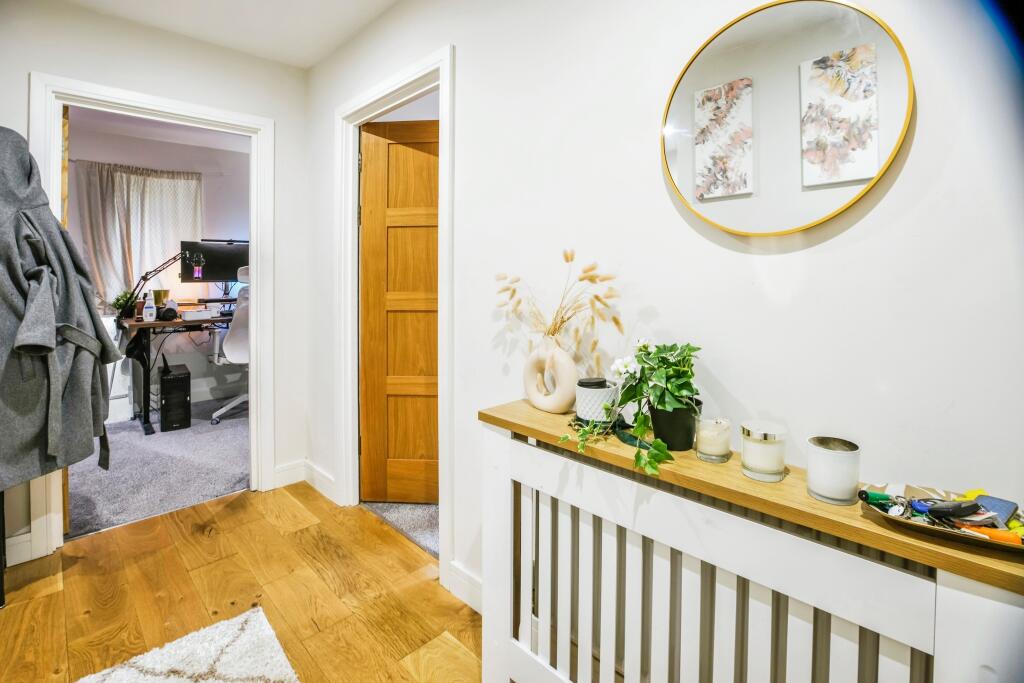 Additional image 5 of 38 Woodcote Grove Road, Coulsdon, CR5