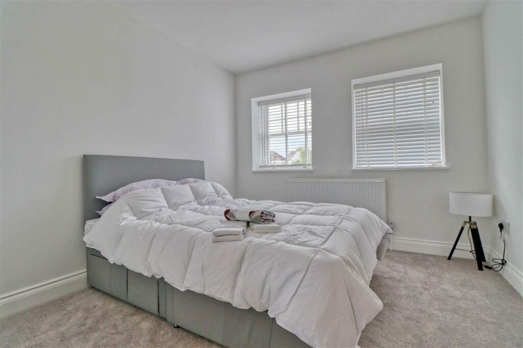 Additional image 14 of Upper Third Avenue, Frinton on Sea