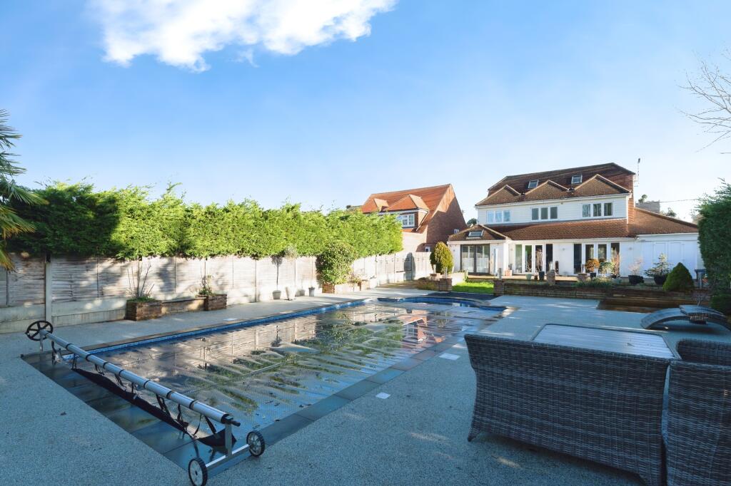 Additional image 16 of Oak Avenue, Crays Hill, Billericay, Essex, CM11