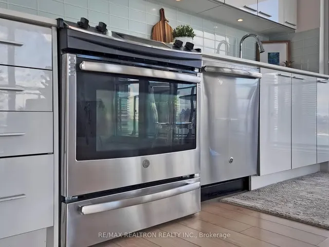 Additional image 13 of 10 Park Lawn Rd Unit 3709