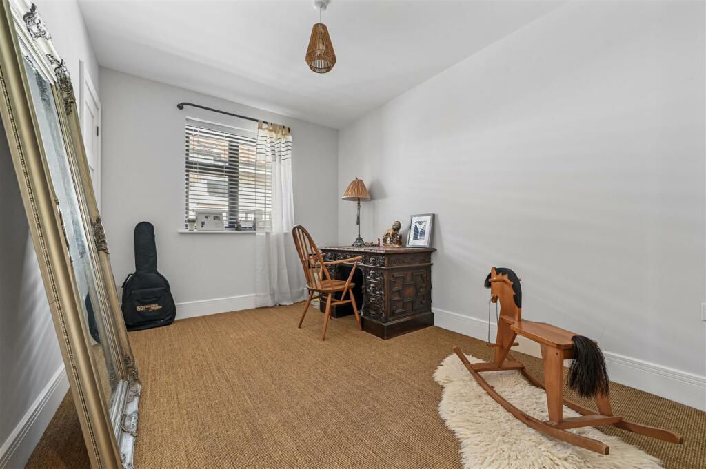 Additional image 17 of Hadleigh Road, East Bergholt