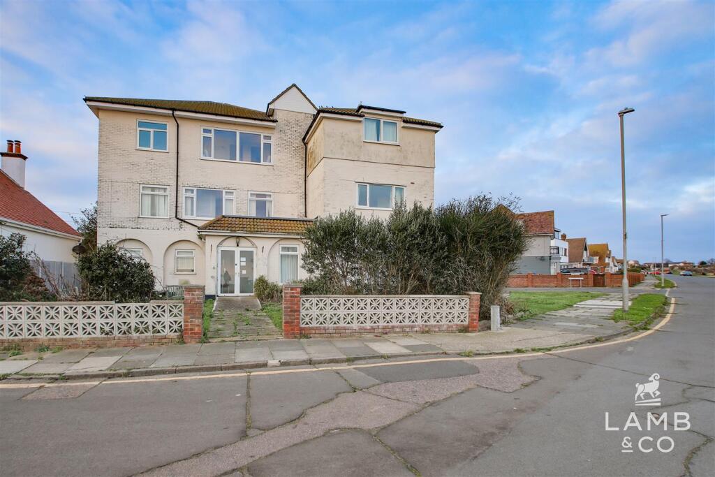 Additional image 3 of Cliff Parade, Walton On The Naze