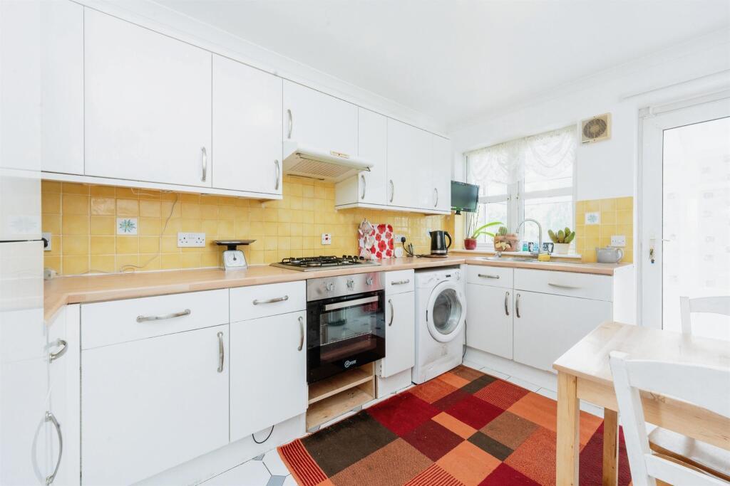 Additional image 17 of Parkfields, Roydon, Harlow