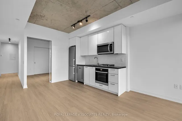 Additional image 16 of 195 McCaul St Unit 401