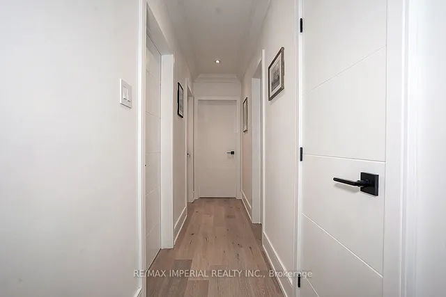 Additional image 23 of 3 Guytoi Crt