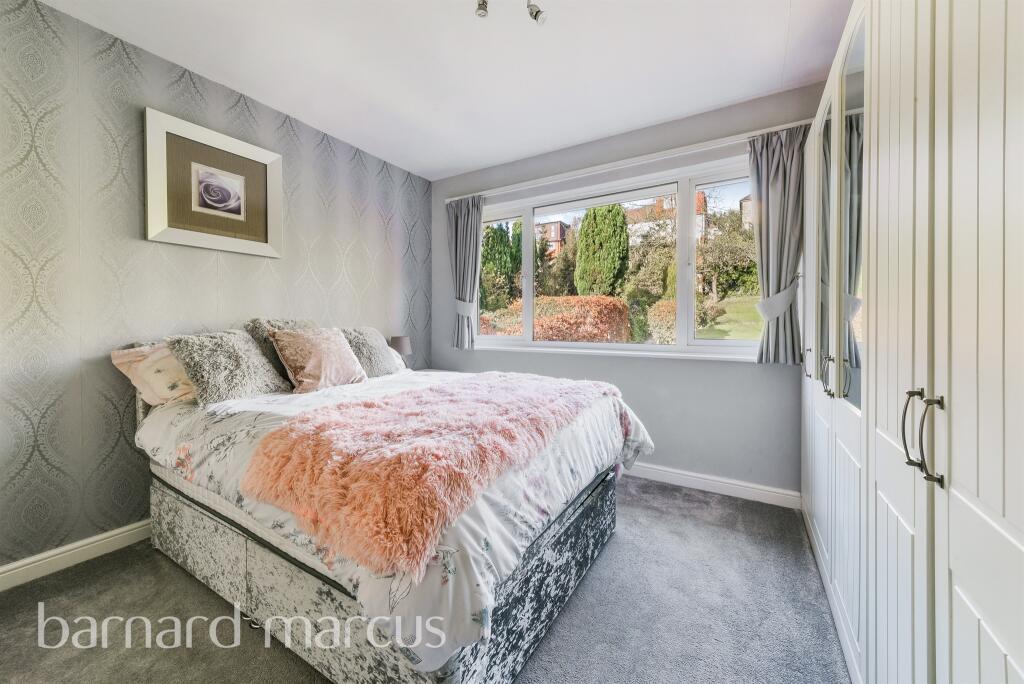 Additional image 9 of Mitchley Avenue, South Croydon