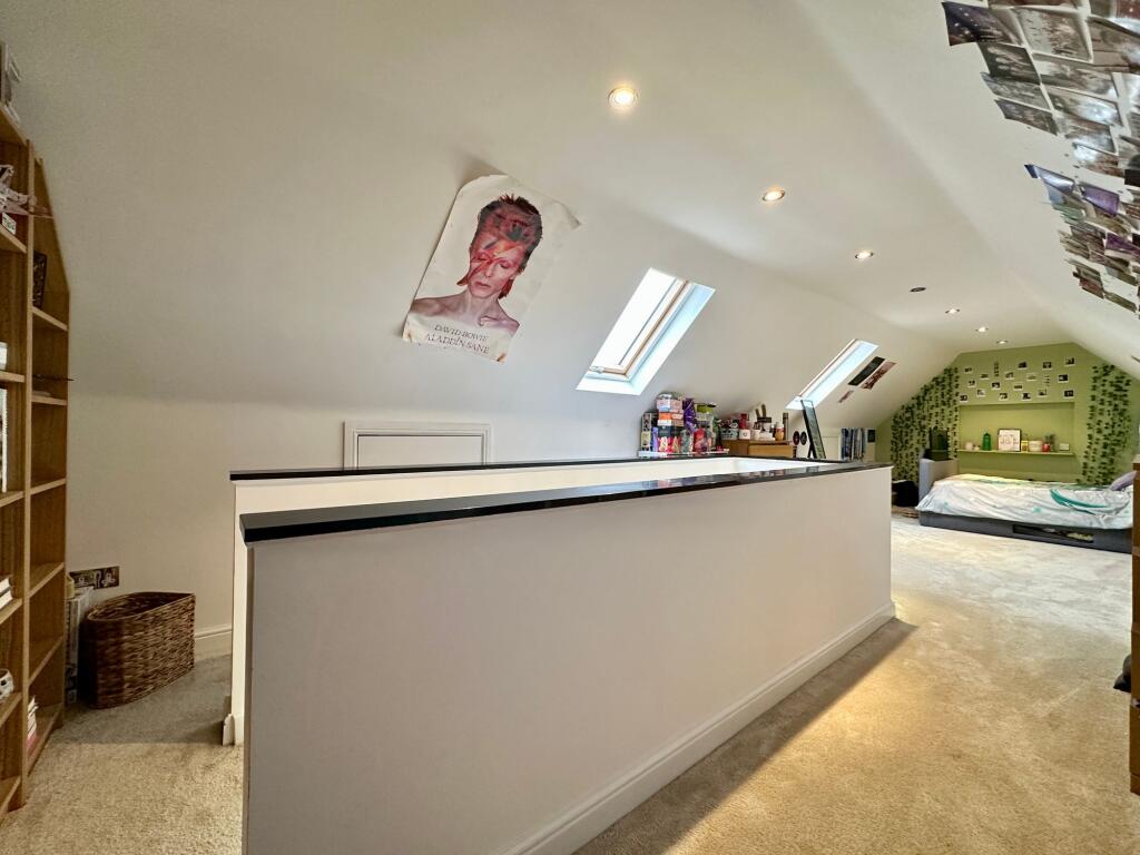 Additional image 26 of Oak Avenue, Crays Hill, CM11